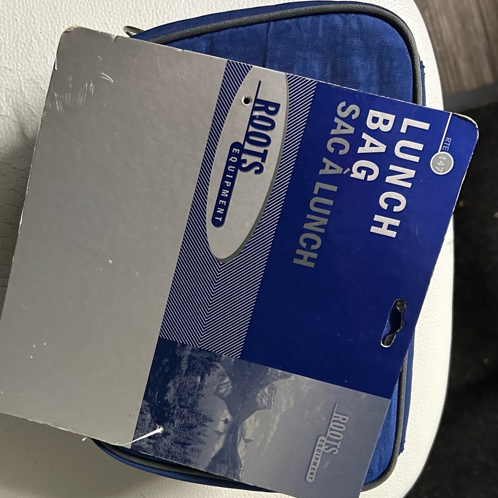 Roots Navy Lunch Bag
